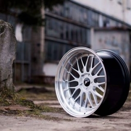 Japan Racing JR23 18x8,5 ET25-45 Blank Hiper Si